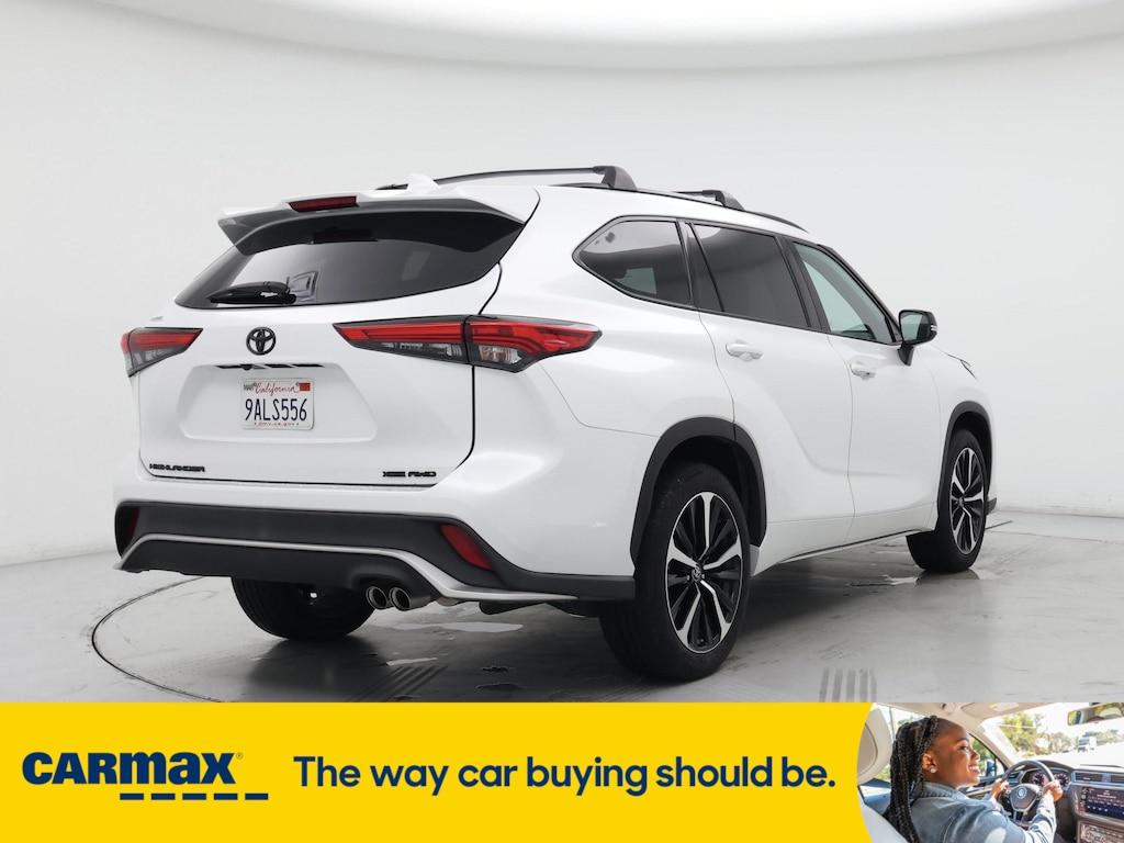 used 2022 Toyota Highlander car, priced at $42,998
