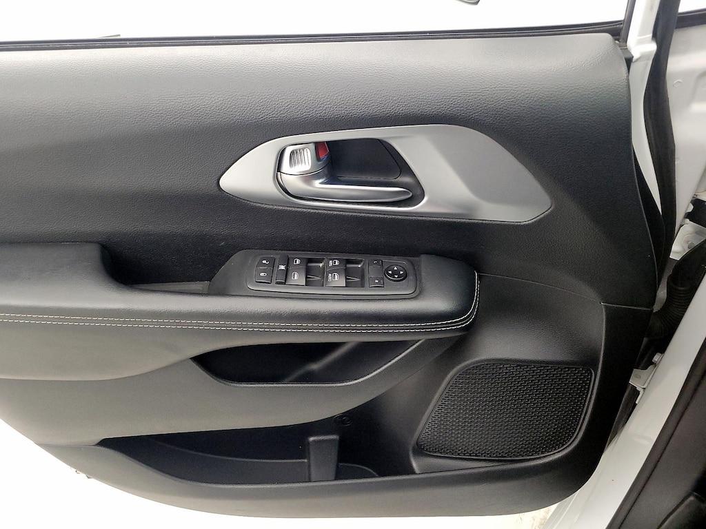 used 2020 Chrysler Pacifica car, priced at $22,998
