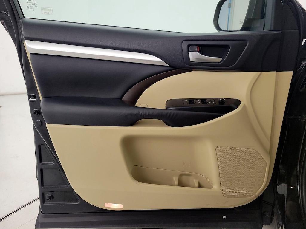 used 2015 Toyota Highlander car, priced at $21,998