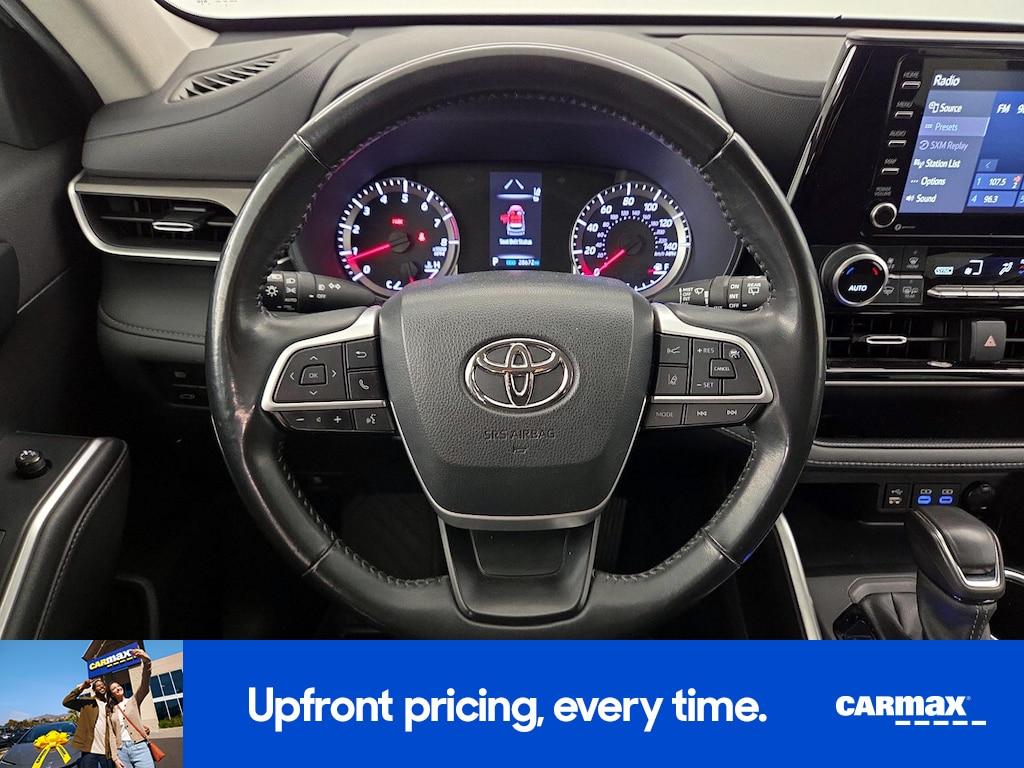 used 2022 Toyota Highlander car, priced at $31,998