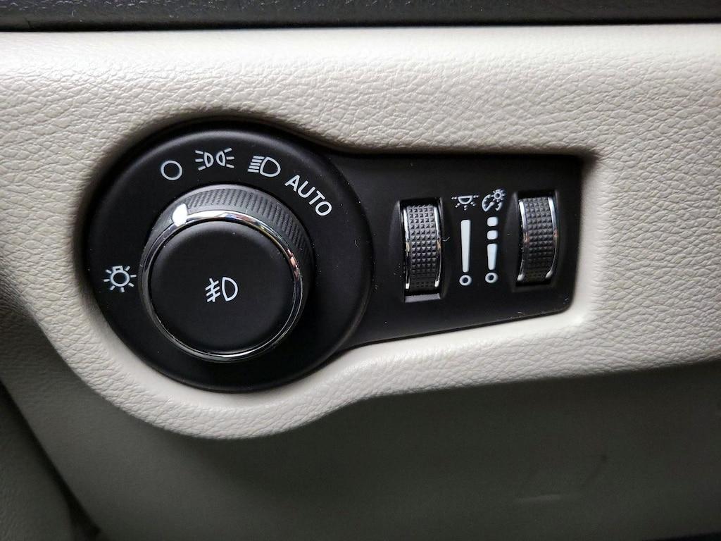 used 2021 Chrysler Pacifica Hybrid car, priced at $28,998