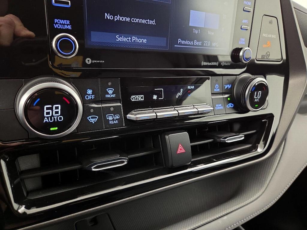 used 2021 Toyota Highlander car, priced at $31,998