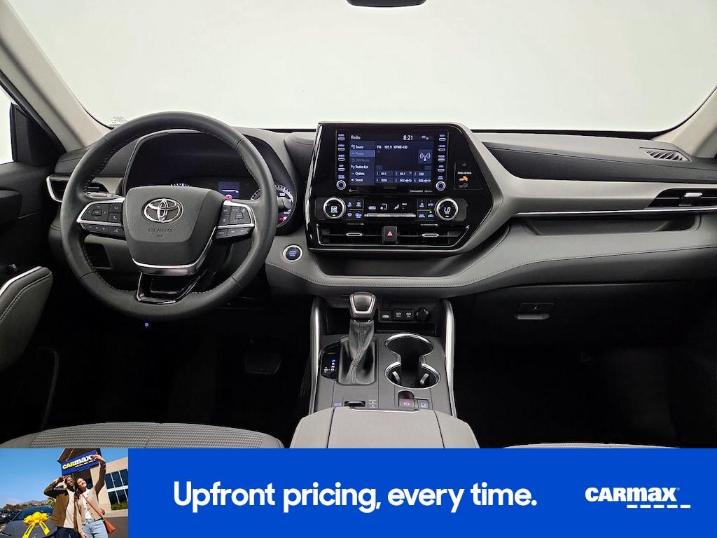 used 2021 Toyota Highlander car, priced at $31,998