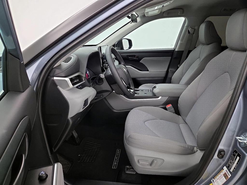 used 2021 Toyota Highlander car, priced at $31,998