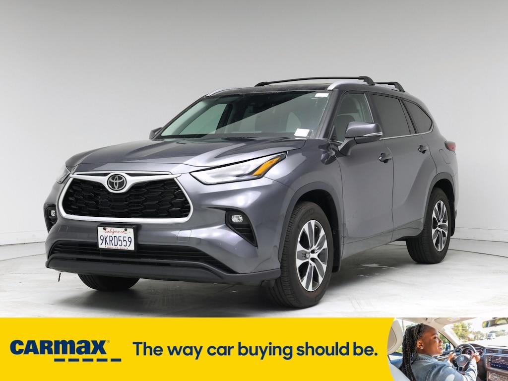 used 2023 Toyota Highlander car, priced at $37,998