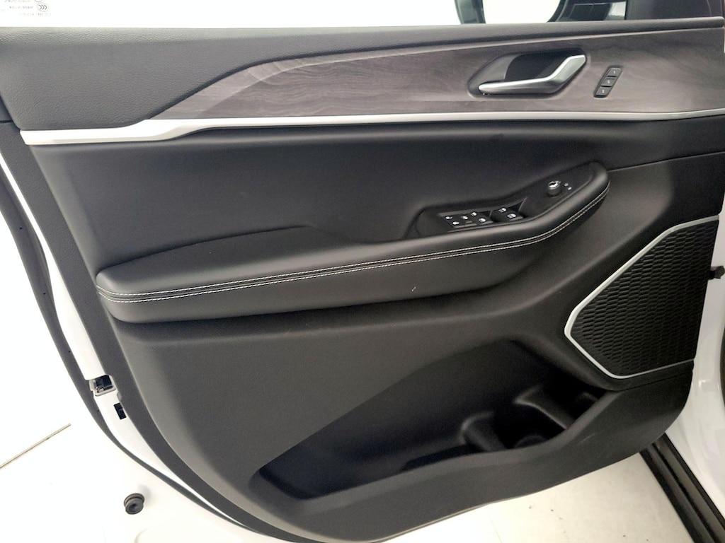 used 2022 Jeep Grand Cherokee car, priced at $29,998