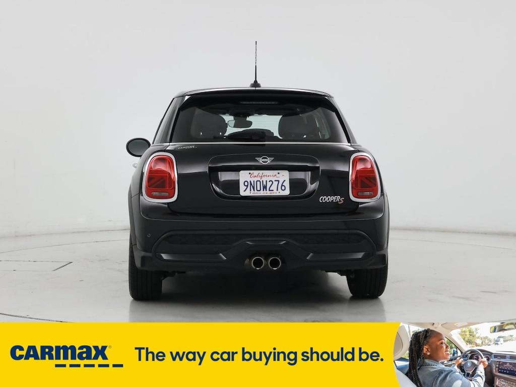 used 2022 MINI Hardtop car, priced at $24,998