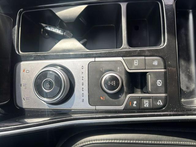 used 2022 Kia Sorento Plug-In Hybrid car, priced at $26,999