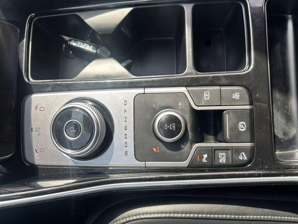 used 2022 Kia Sorento Plug-In Hybrid car, priced at $25,899