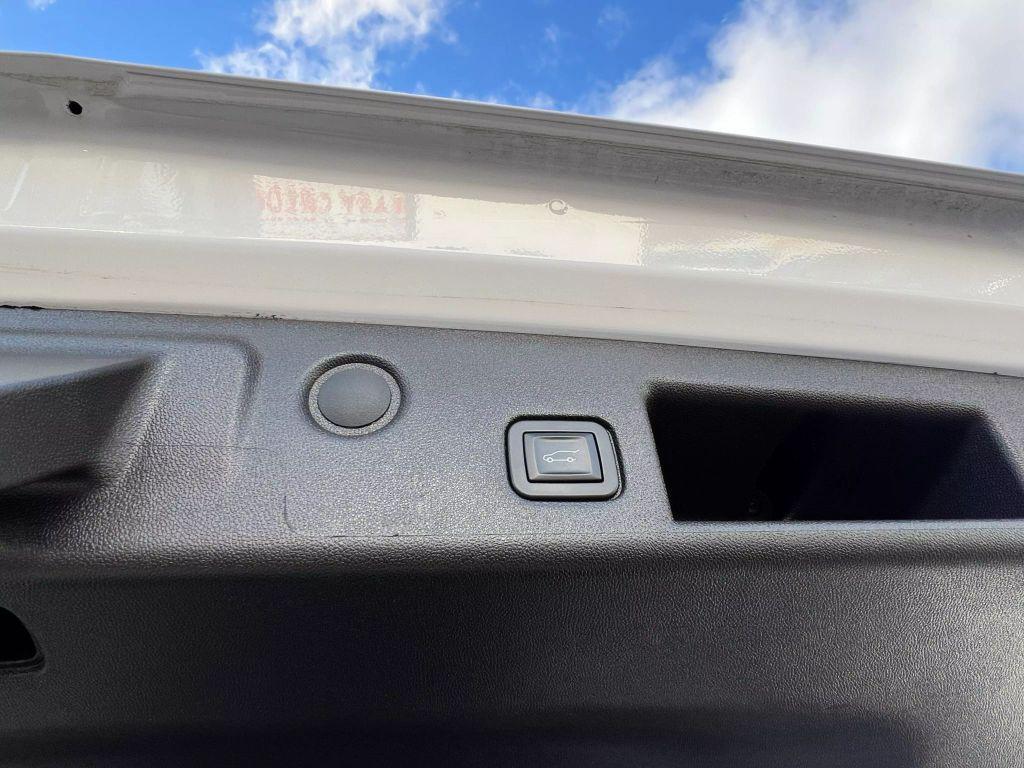 used 2018 Chevrolet Equinox car, priced at $10,699