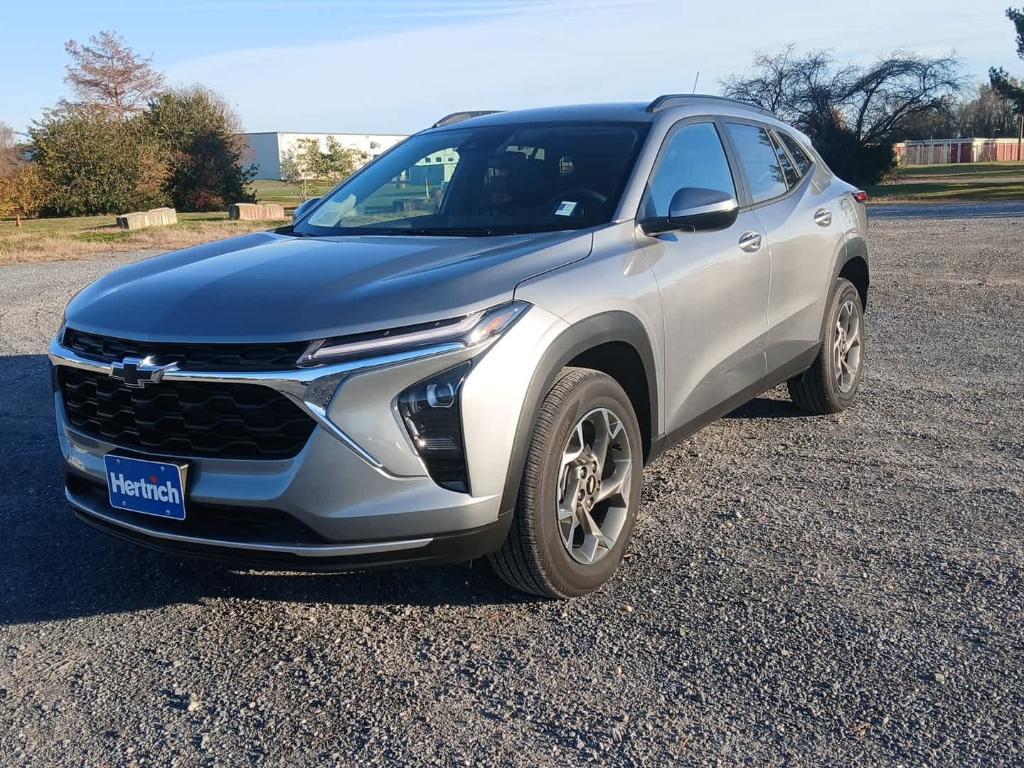 new 2025 Chevrolet Trax car, priced at $26,155