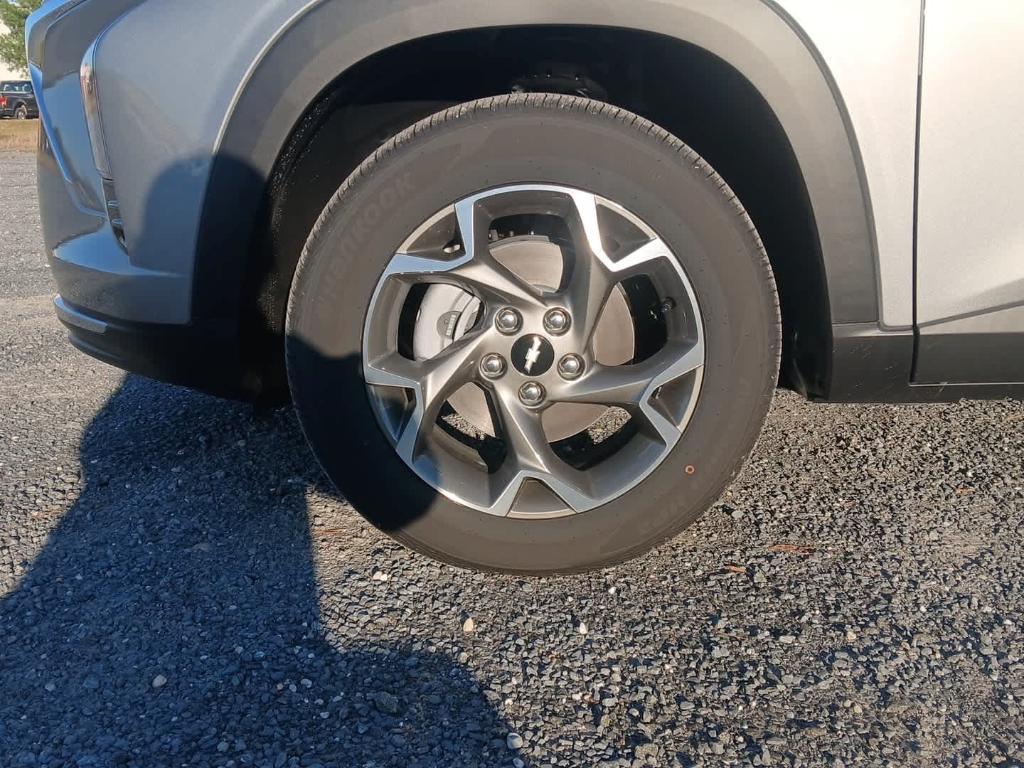 new 2025 Chevrolet Trax car, priced at $26,155