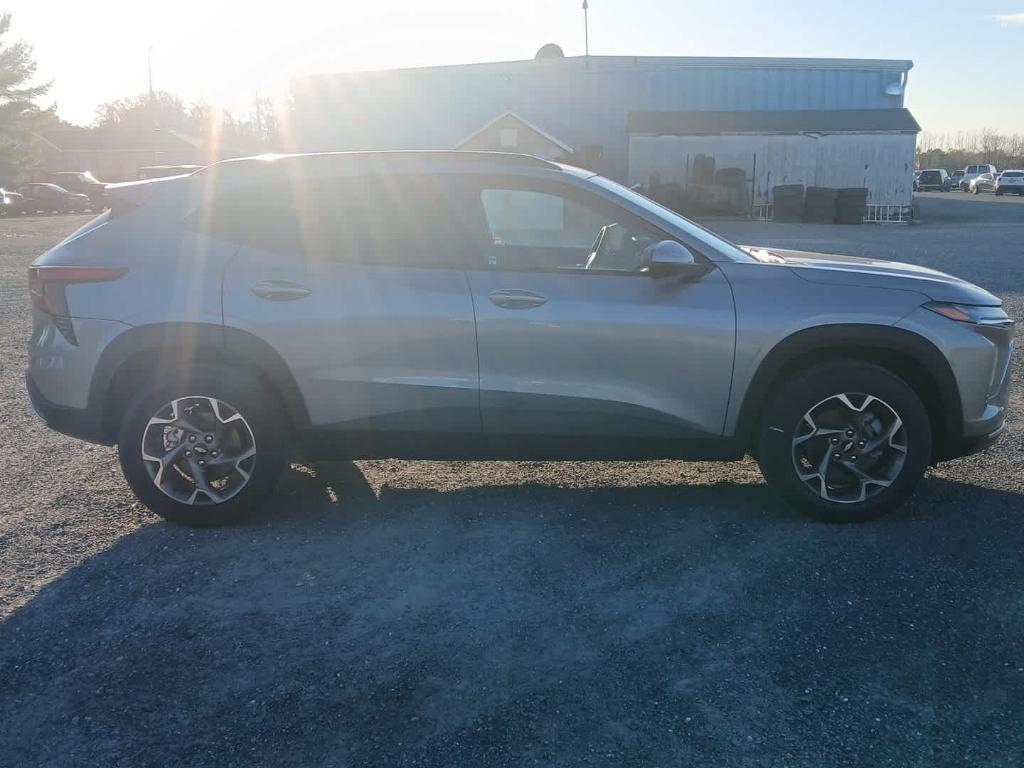 new 2025 Chevrolet Trax car, priced at $26,155