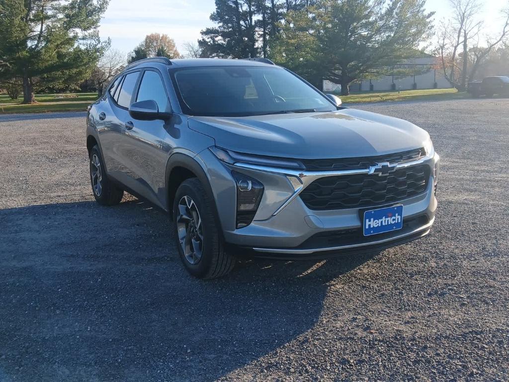 new 2025 Chevrolet Trax car, priced at $26,155
