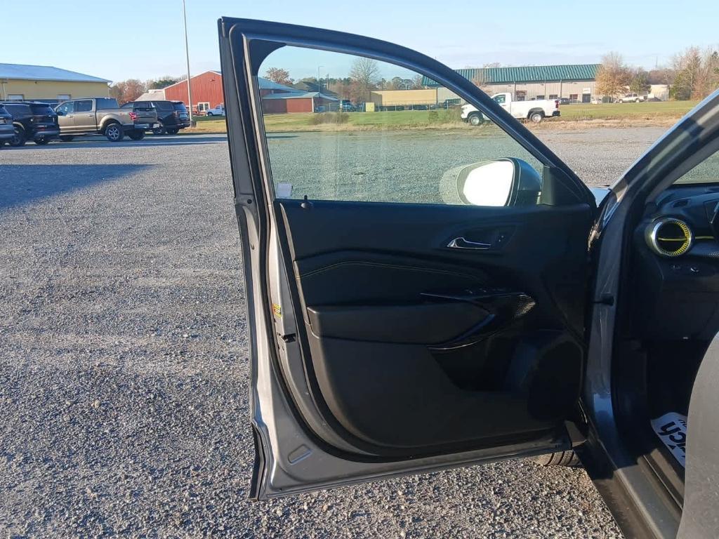 new 2025 Chevrolet Trax car, priced at $26,155