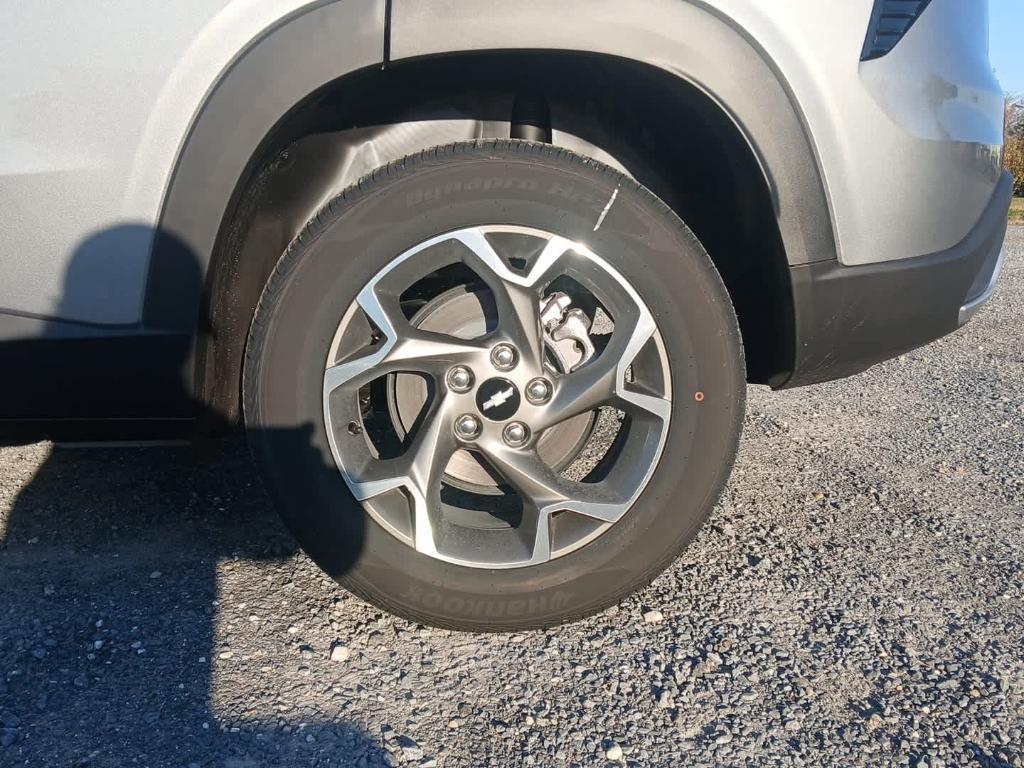 new 2025 Chevrolet Trax car, priced at $26,155