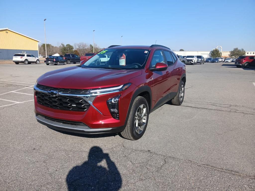 new 2025 Chevrolet Trax car, priced at $23,300