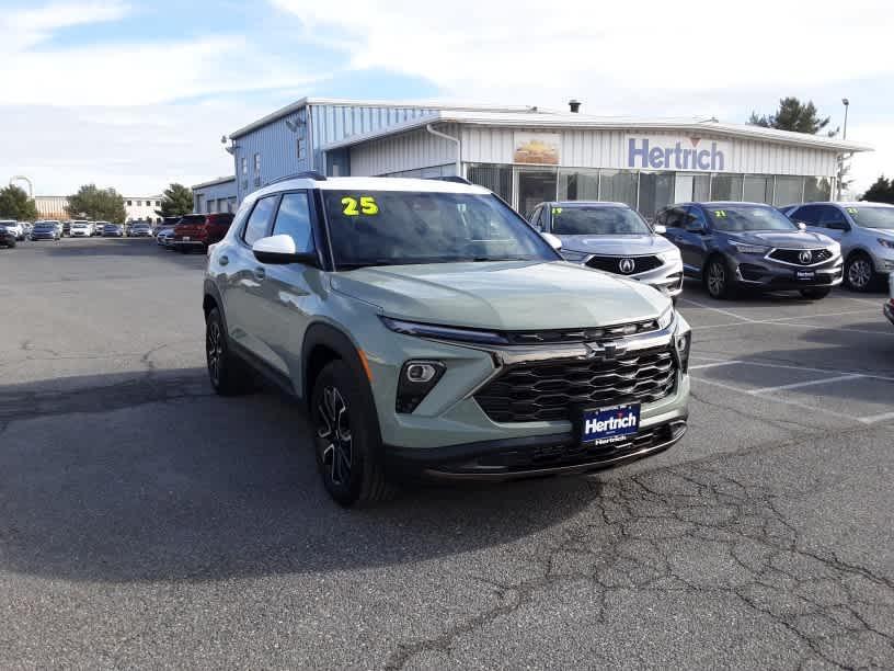 new 2025 Chevrolet TrailBlazer car, priced at $28,890