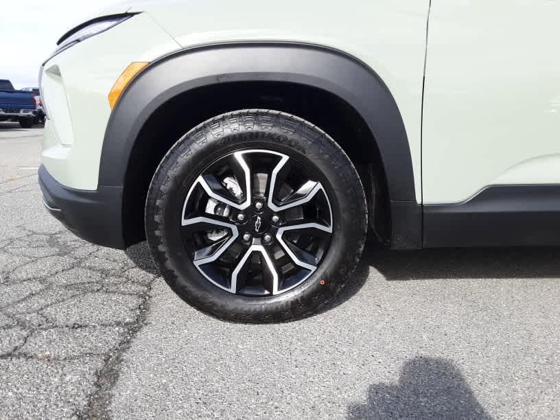 new 2025 Chevrolet TrailBlazer car, priced at $28,890