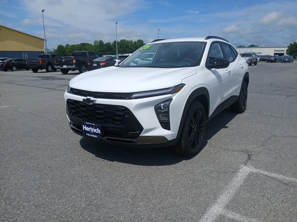 new 2025 Chevrolet Trax car, priced at $26,955