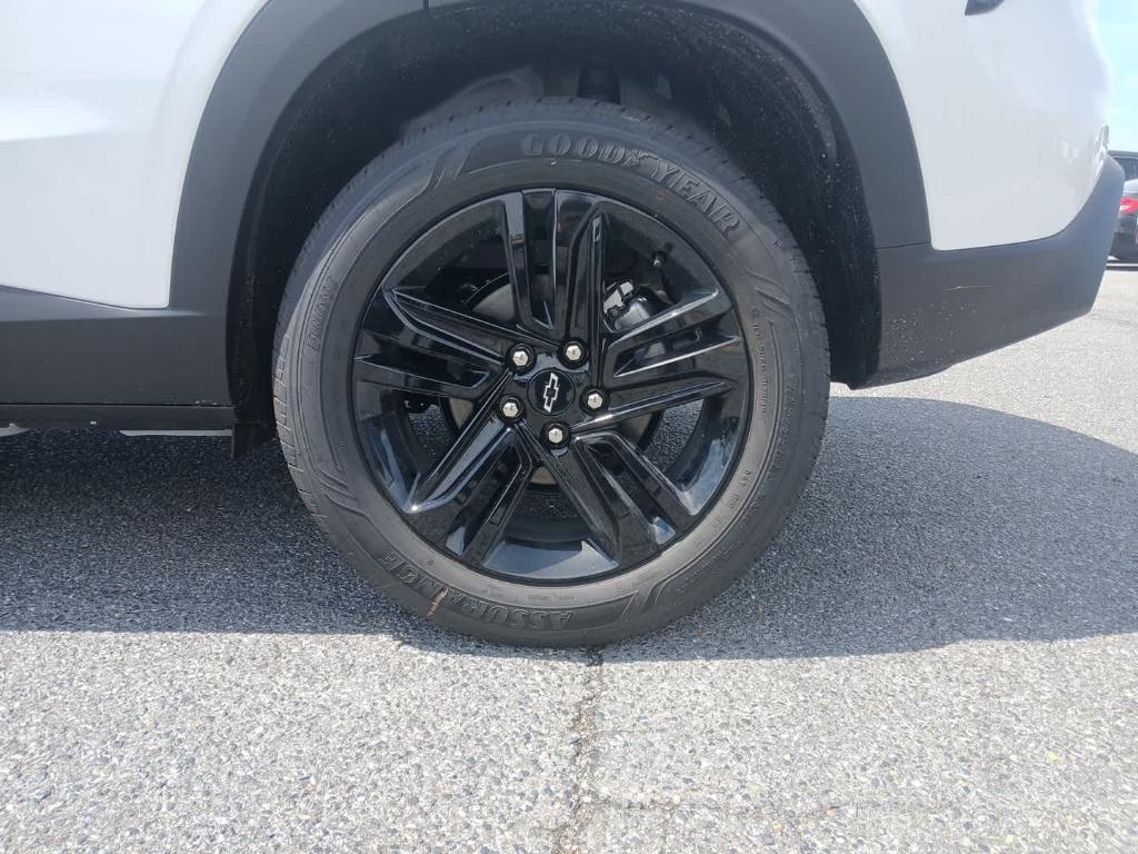 new 2025 Chevrolet Trax car, priced at $26,955