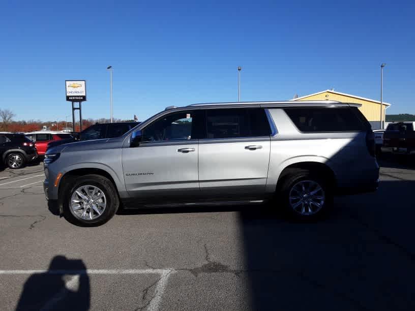 new 2025 Chevrolet Suburban car