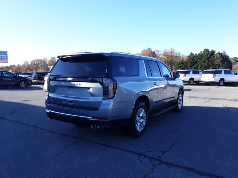 new 2025 Chevrolet Suburban car