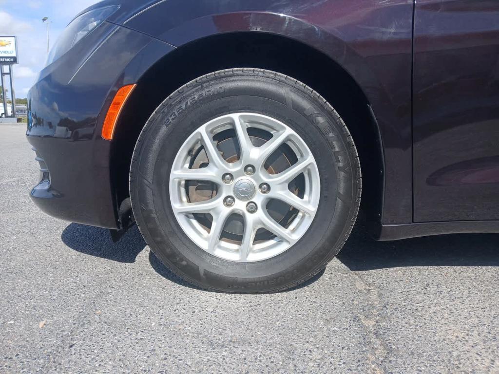 used 2017 Chrysler Pacifica car, priced at $12,900