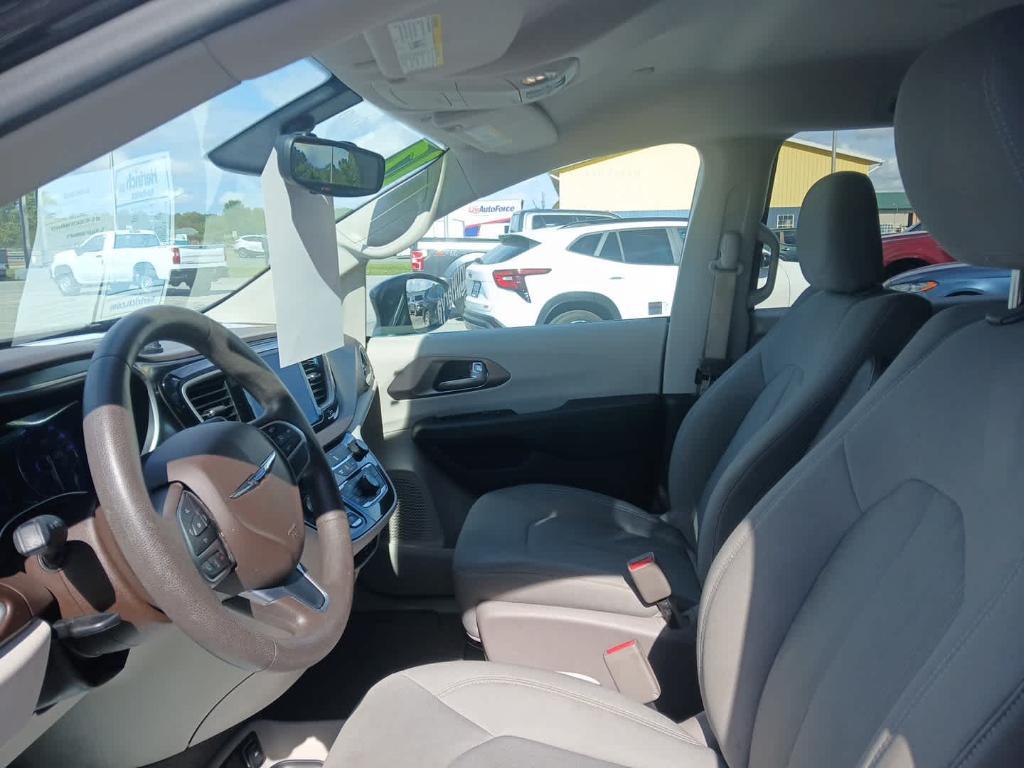 used 2017 Chrysler Pacifica car, priced at $12,900