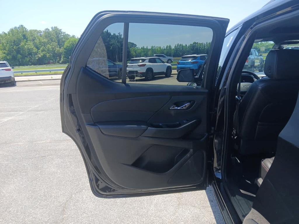 used 2022 Chevrolet Traverse car, priced at $37,997