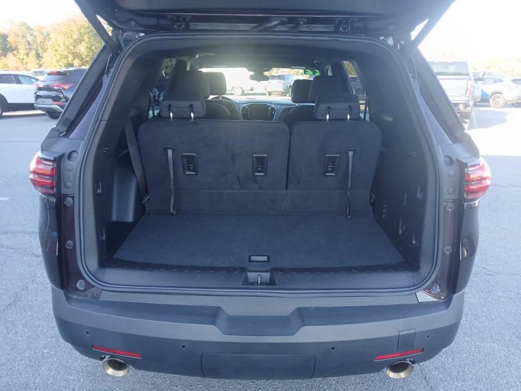 used 2022 Chevrolet Traverse car, priced at $31,400
