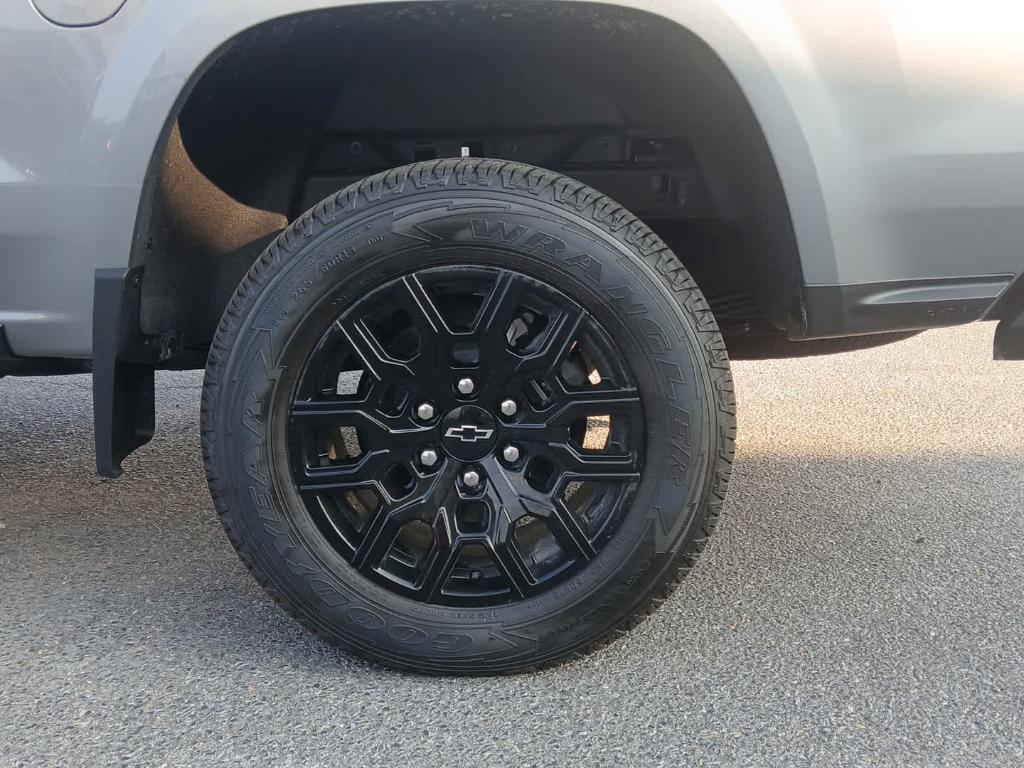 new 2025 Chevrolet Colorado car, priced at $39,155
