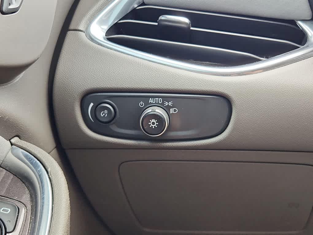 used 2021 Chevrolet Malibu car, priced at $15,291