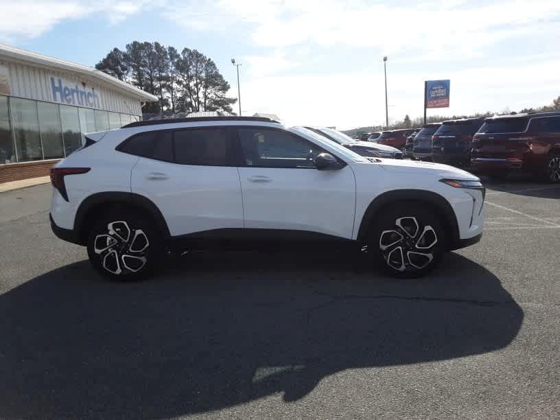 new 2025 Chevrolet Trax car, priced at $24,895