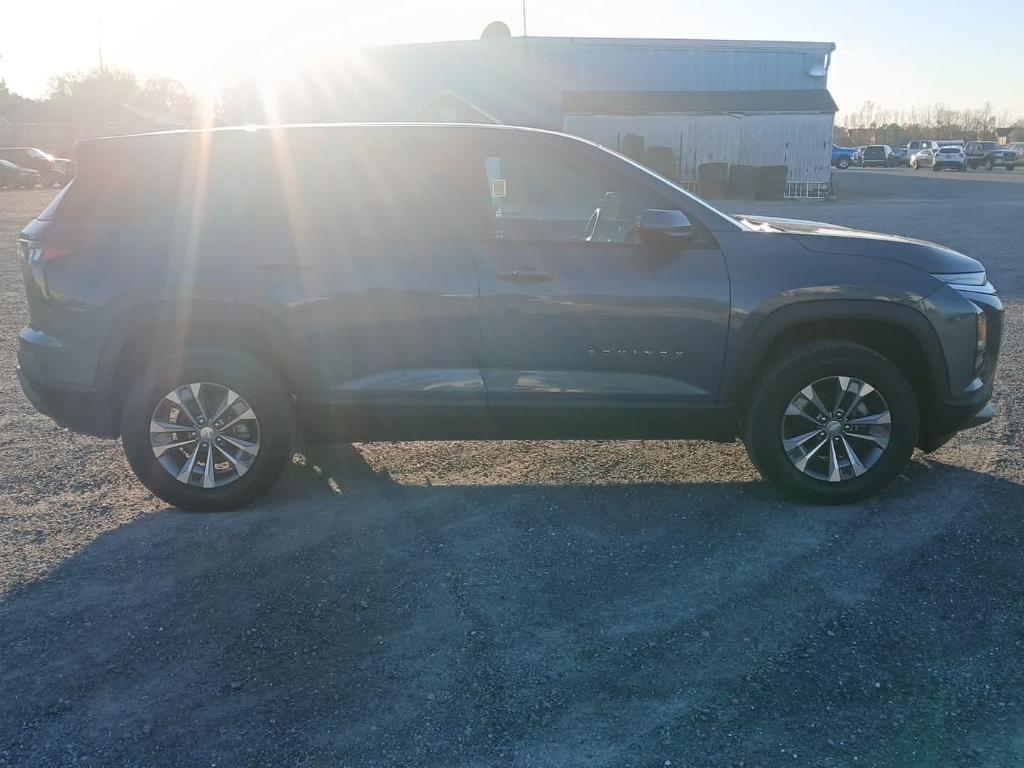 new 2026 Chevrolet Equinox car, priced at $30,495