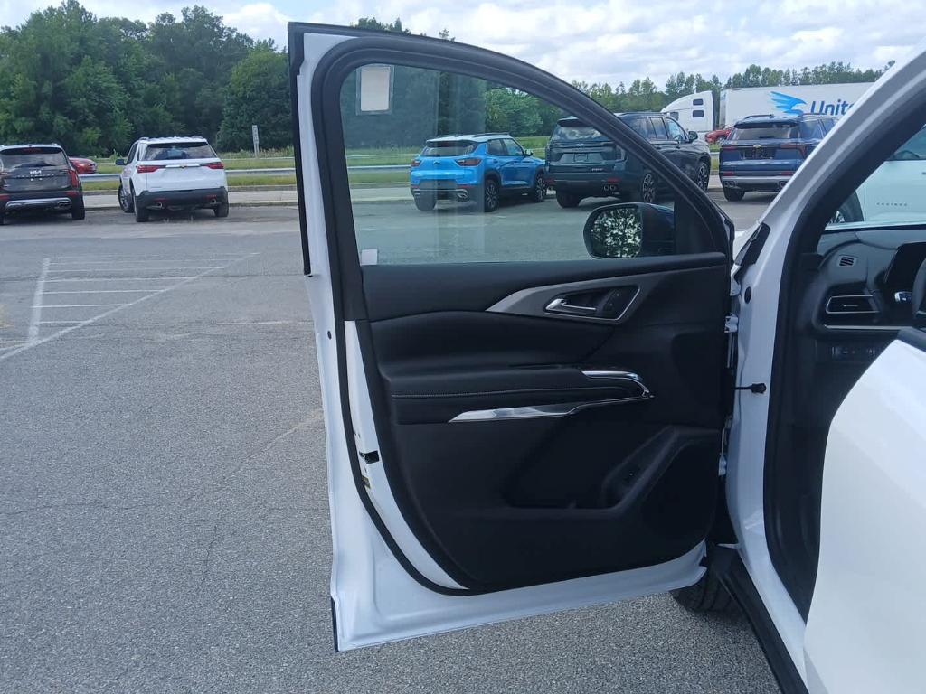 new 2026 Chevrolet Traverse car, priced at $44,796