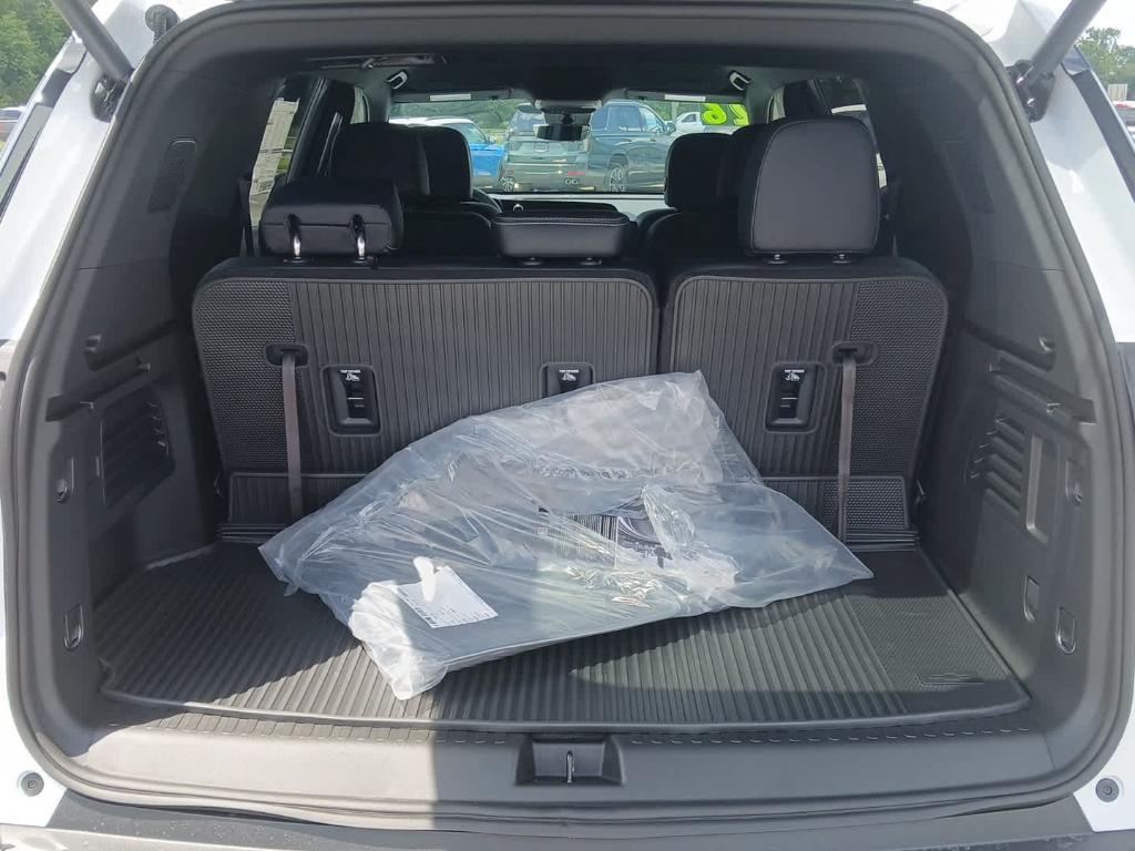 new 2026 Chevrolet Traverse car, priced at $44,796