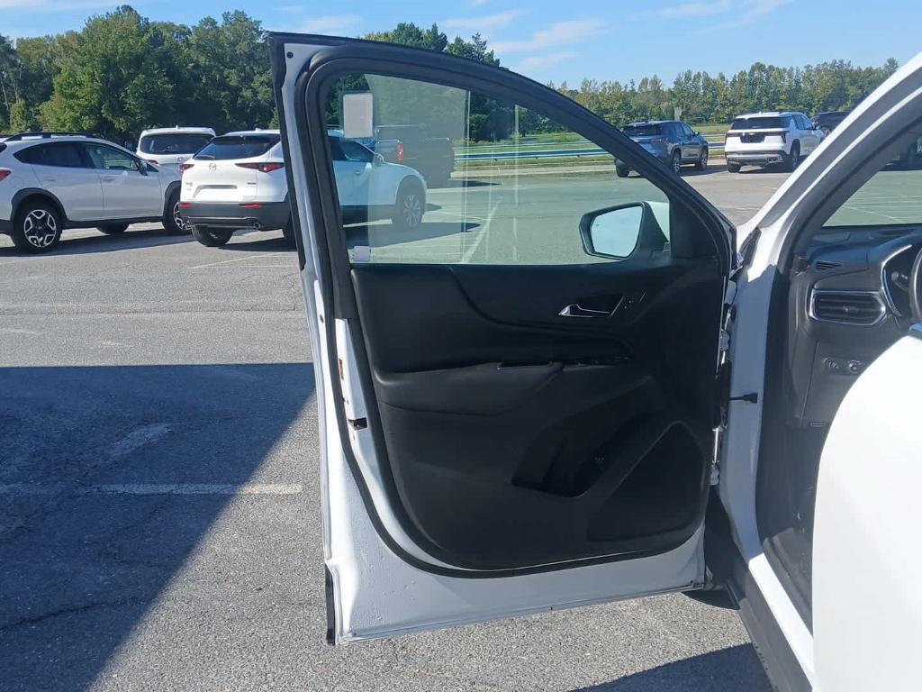 used 2022 Chevrolet Equinox car, priced at $23,100