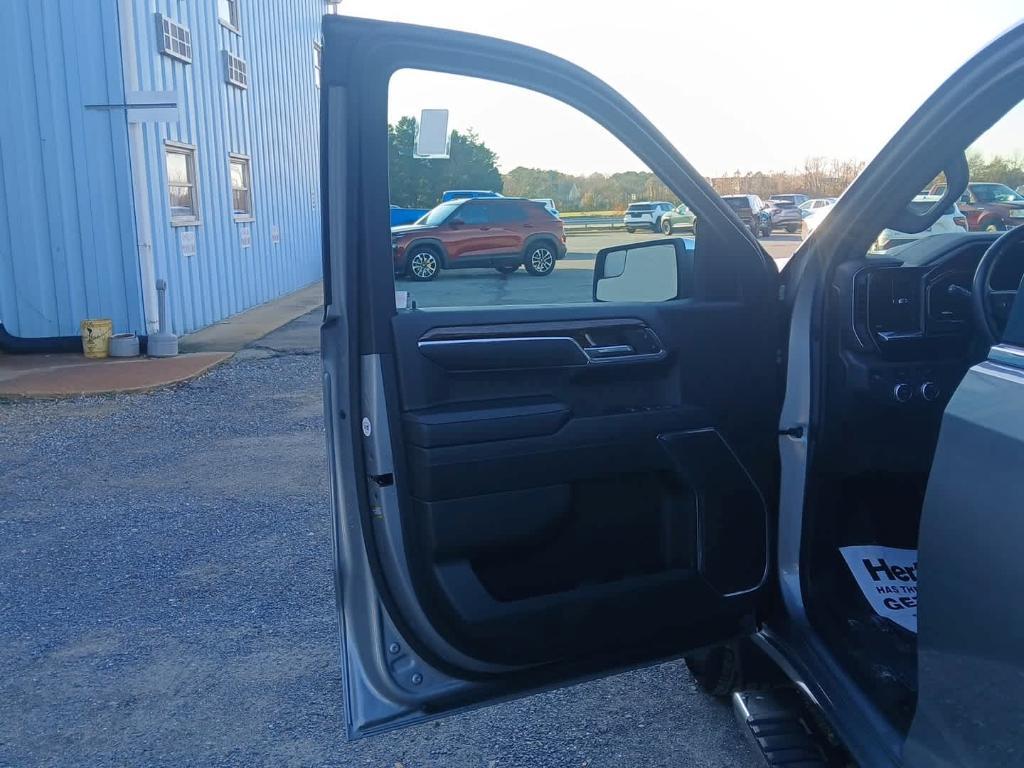 used 2024 GMC Sierra 1500 car, priced at $37,900