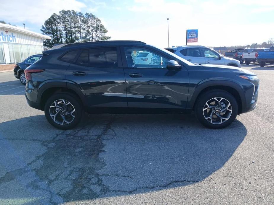 new 2025 Chevrolet Trax car, priced at $25,525