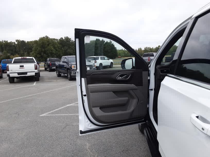 new 2024 Chevrolet Suburban car, priced at $73,655