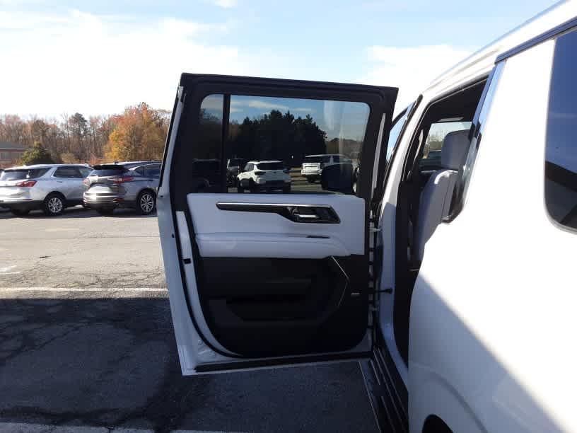 new 2025 Chevrolet Suburban car, priced at $83,180