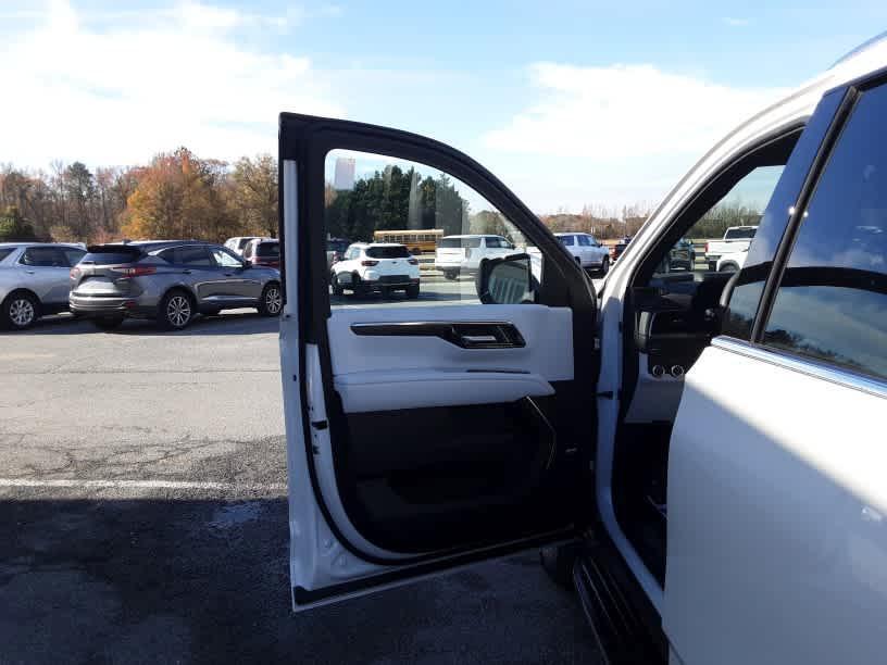 new 2025 Chevrolet Suburban car, priced at $83,180