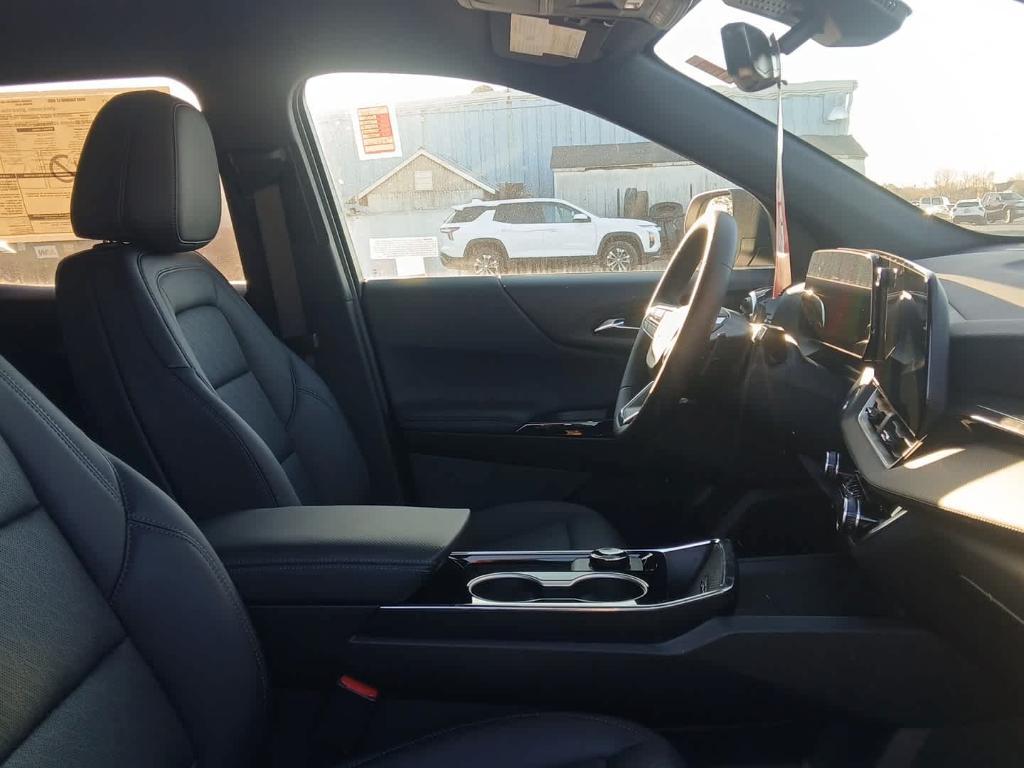 new 2026 Chevrolet Equinox car, priced at $36,140