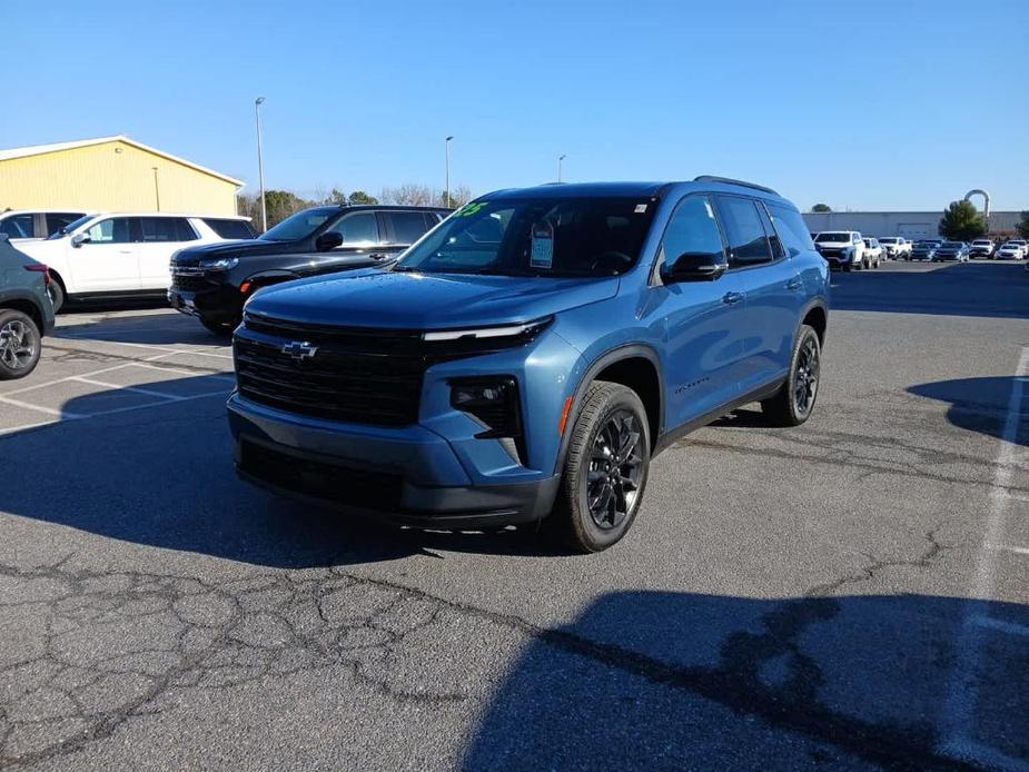 new 2025 Chevrolet Traverse car, priced at $45,130