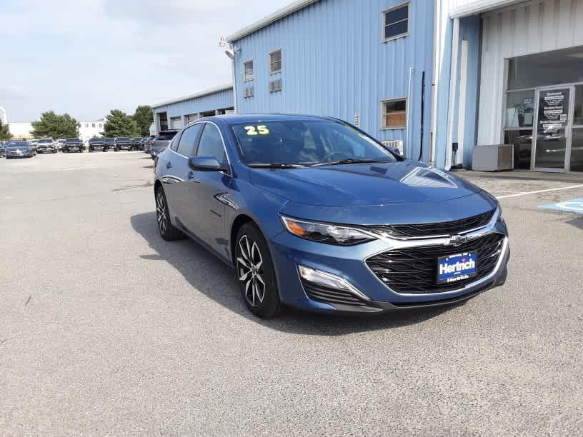 new 2025 Chevrolet Malibu car, priced at $28,420