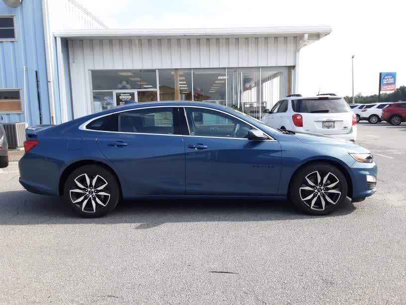 new 2025 Chevrolet Malibu car, priced at $28,420