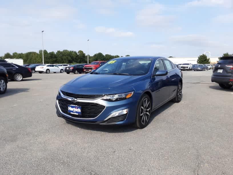 new 2025 Chevrolet Malibu car, priced at $28,420