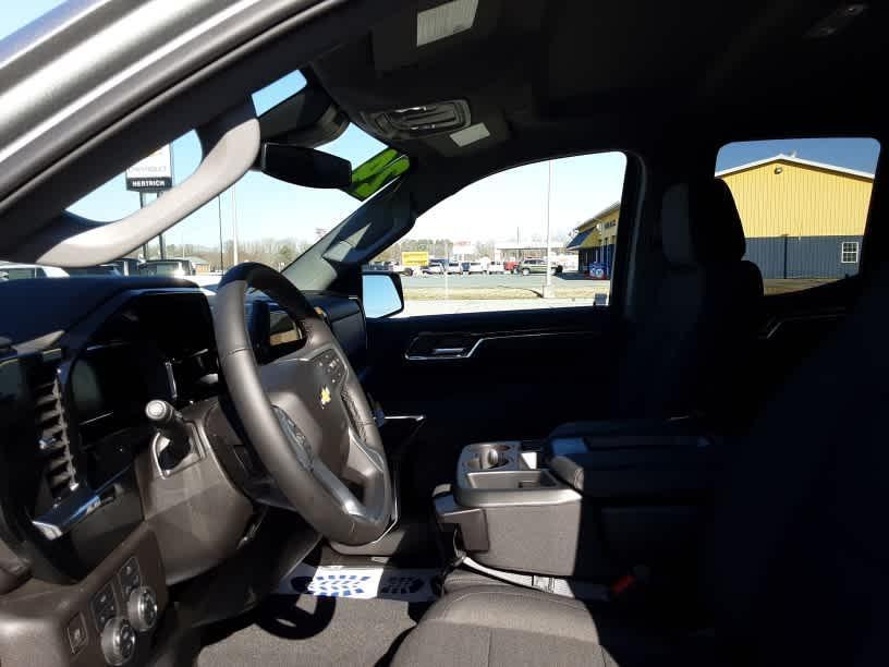 new 2024 Chevrolet Silverado 1500 car, priced at $52,095