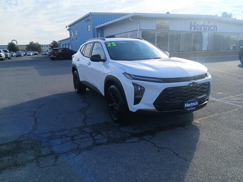 new 2025 Chevrolet Trax car, priced at $25,645